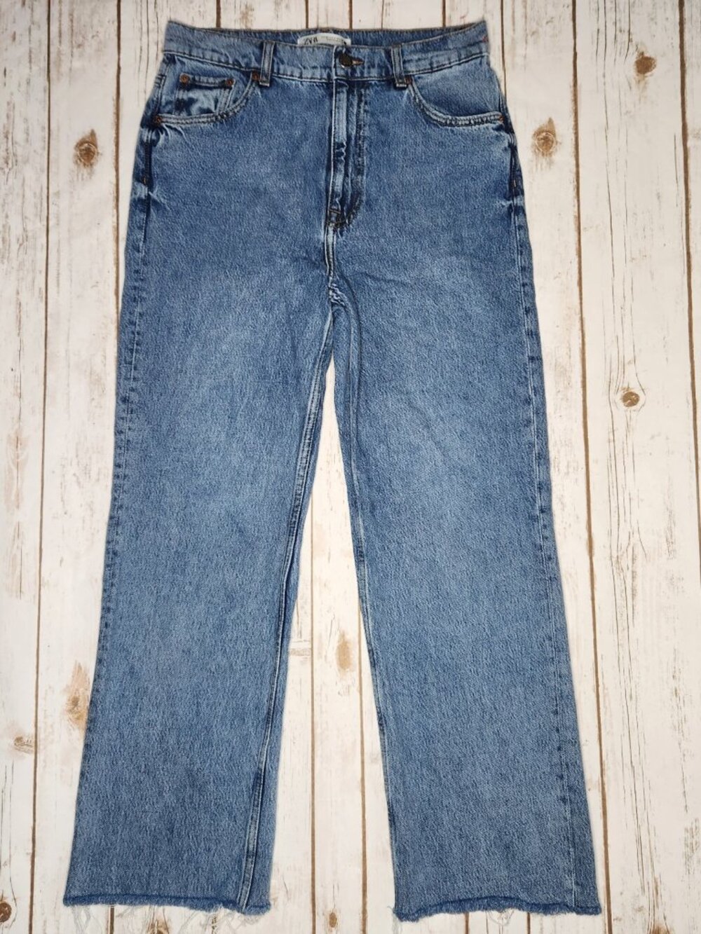 Zara High-Waisted Wide-Leg Jeans Size 8 Medium Wash Raw Hem